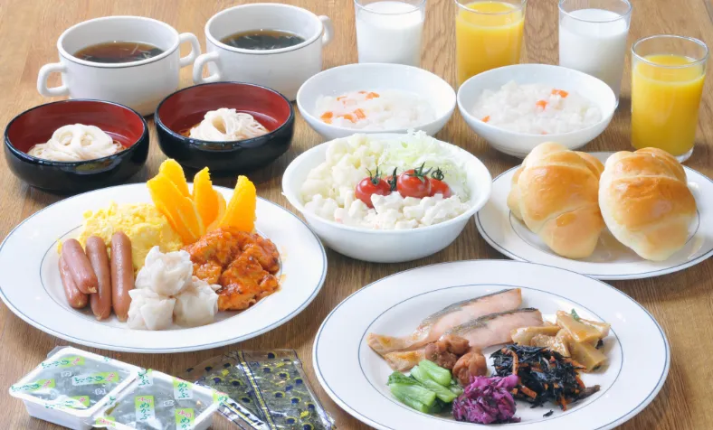 近隣の体育館までバスで20分〜